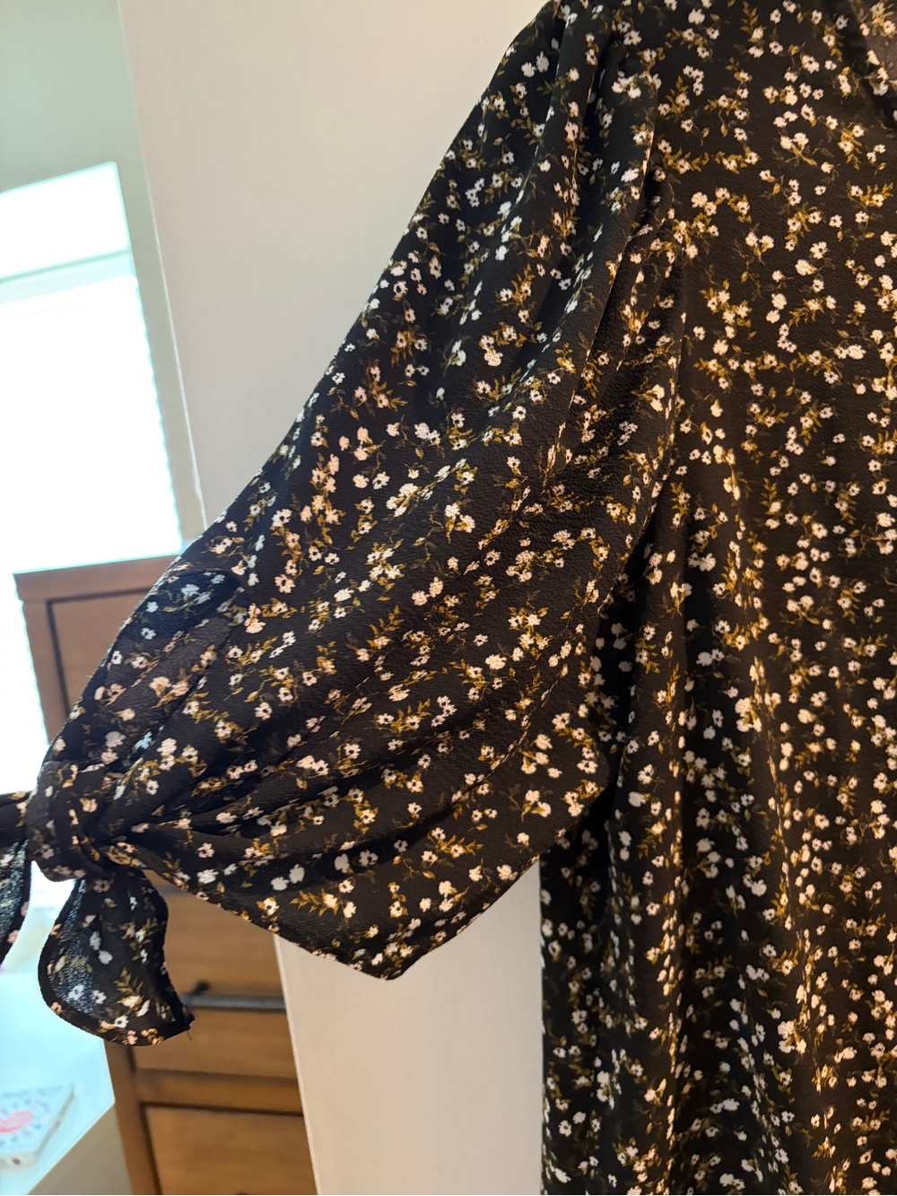 CeCe Black Floral Tie-Sleeve Blouse - Picture 5 of 5